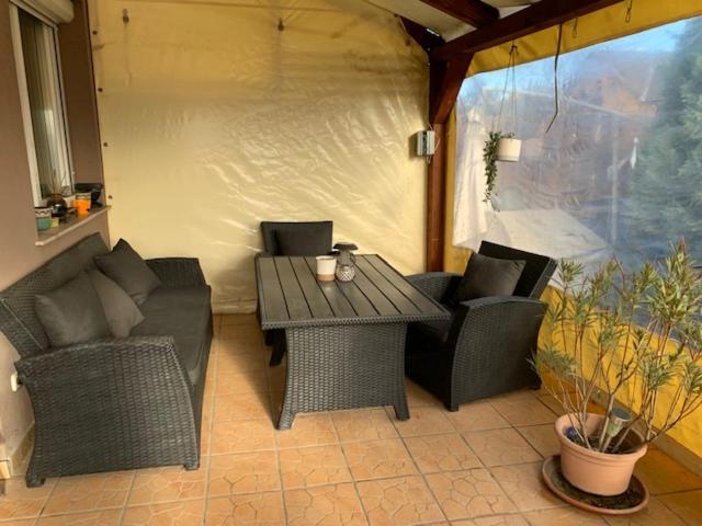 Airport Road/Repter Koezeli Haz Privat Parkoloval Apartment Budapest Bagian luar foto